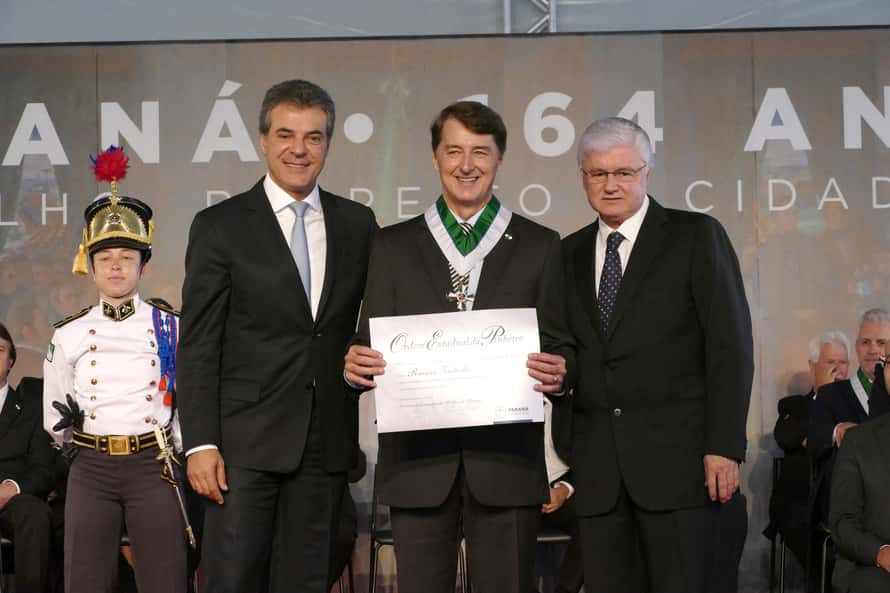 Líderes empresariais são condecorados com a Ordem Estadual do Pinheiro