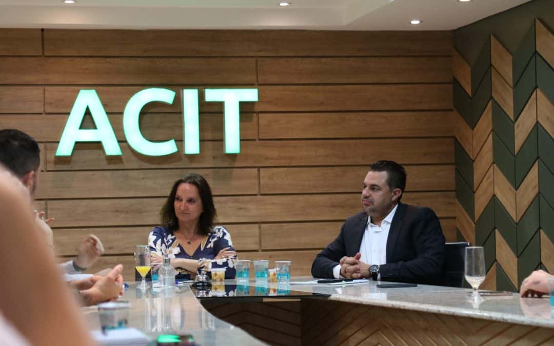 Encontro entre ACIT e presidente da Câmara de Vereadores aborda mudanças no legislativo